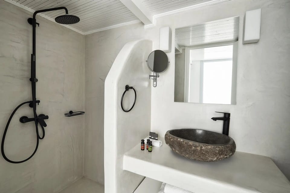 Shower, free toiletries, hair dryer, bathrobes