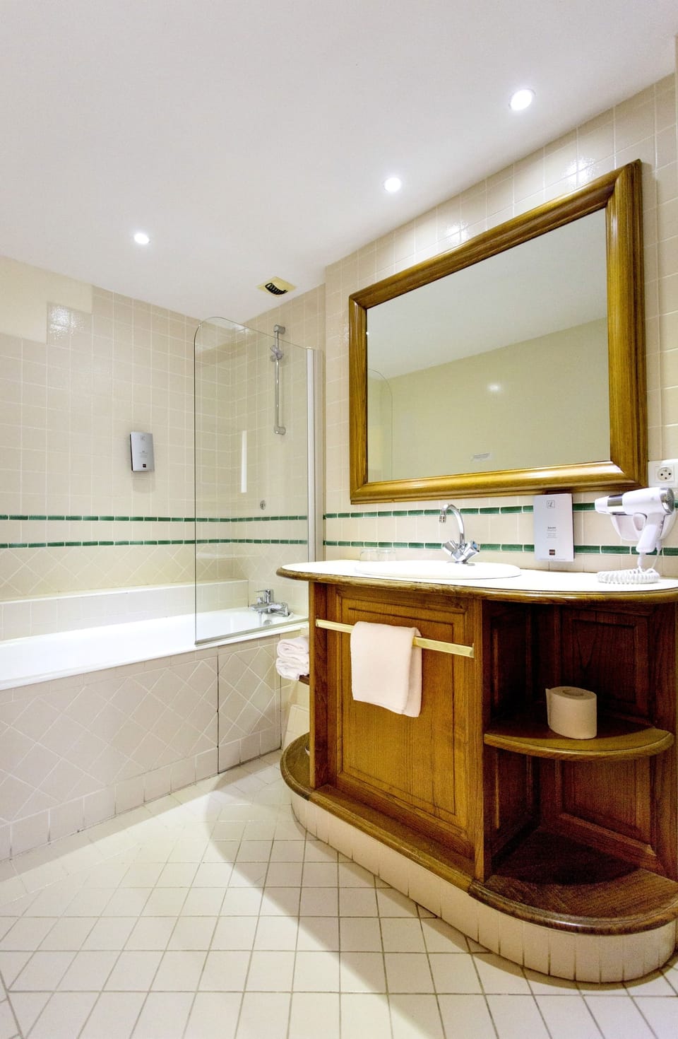 Hôtel Etchémaïté Hotel in Nouvelle-Aquitaine
