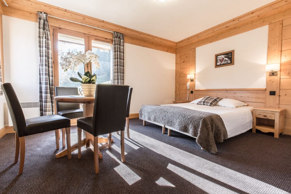 In-room safe, free WiFi, bed sheets