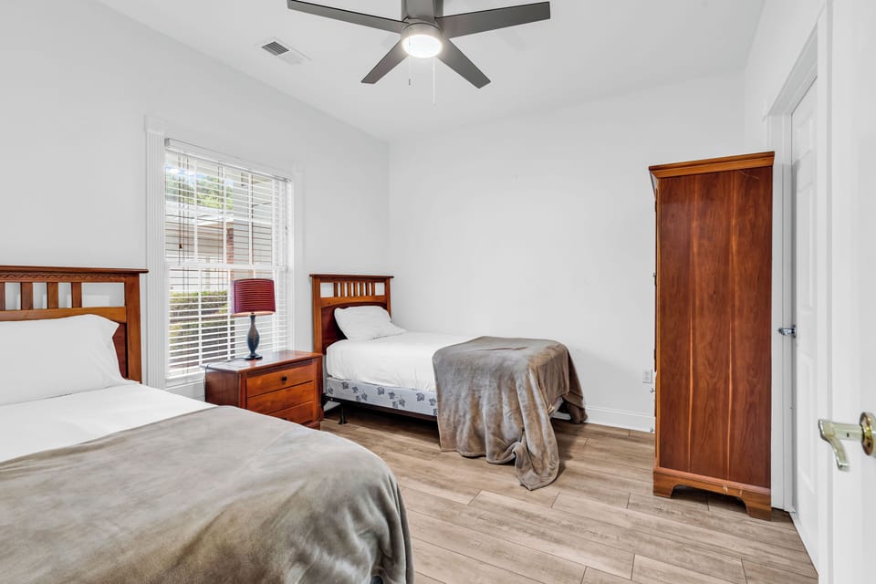 Villa, 2 Bedrooms | Desk, soundproofing, iron/ironing board, free WiFi