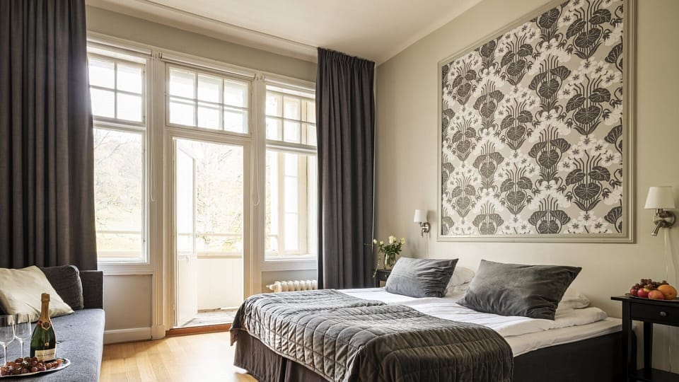 Signature Double Room | 1 bedroom, individually furnished, desk, free WiFi