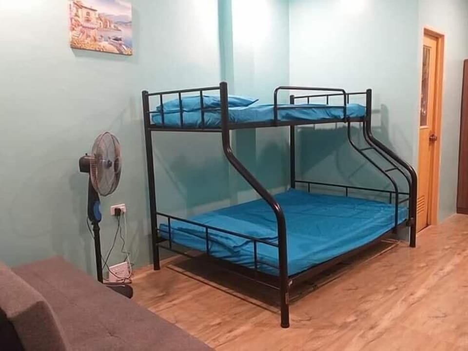 Family Room | WiFi (free), bed sheets