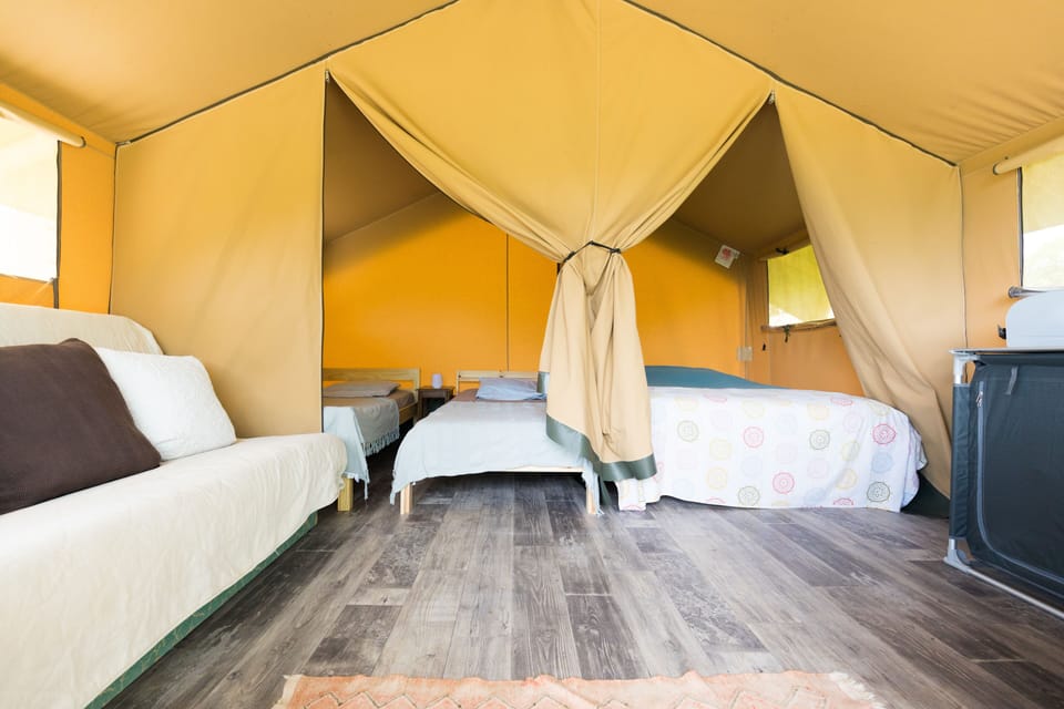 La Lodge 4: Tent, Shared Bathroom | Living area