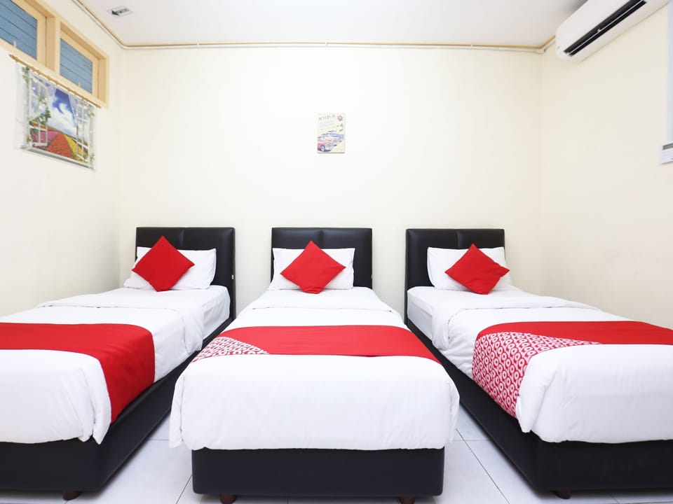 Standard Triple Room | WiFi (free), bed sheets