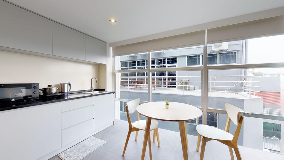 Family Studio Suite | Desk, laptop workspace, iron/ironing board, WiFi (free)