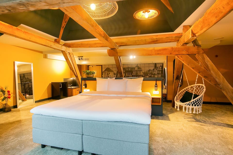 Deluxe Suite | Premium bedding, in-room safe, desk, laptop workspace