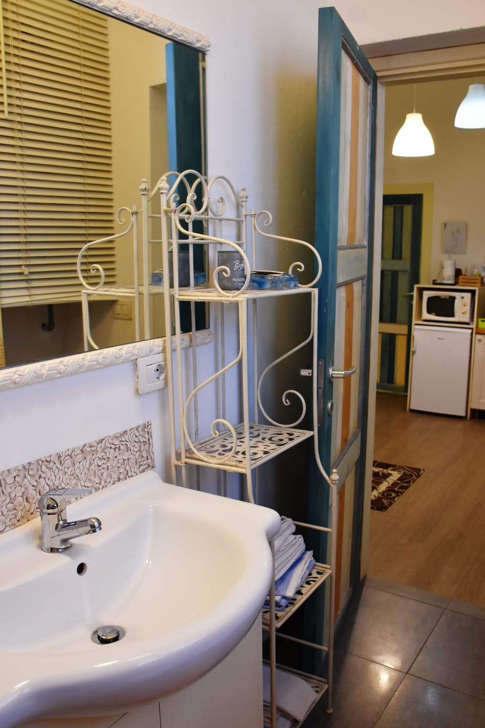 Standard Apartment, 1 Bedroom | Bathroom | Shower, free toiletries, hair dryer, bathrobes