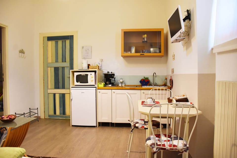 Standard Apartment, 1 Bedroom | Private kitchen | Stovetop, espresso maker, coffee/tea maker, electric kettle