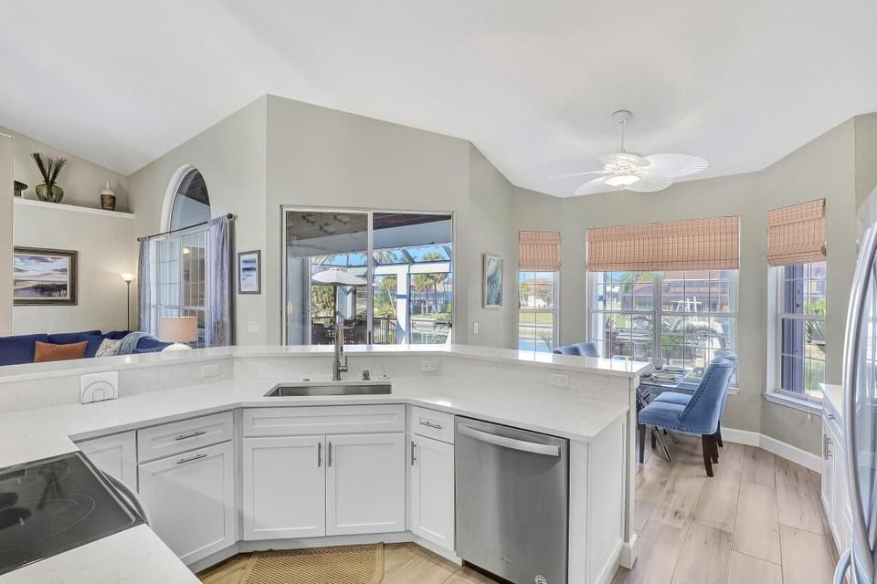House, Multiple Beds (Lovely Pet-friendly waterfront home w) | Interior