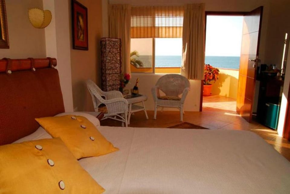 Double Room | Blackout drapes, soundproofing, iron/ironing board (on request)
