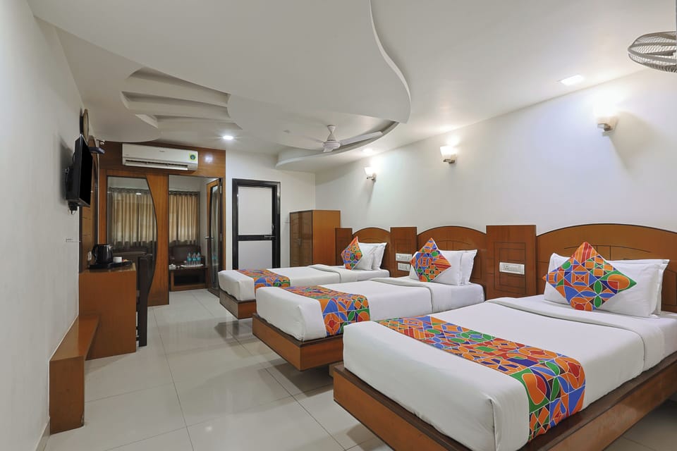 Executive Room | In-room safe, individually decorated, individually furnished, desk