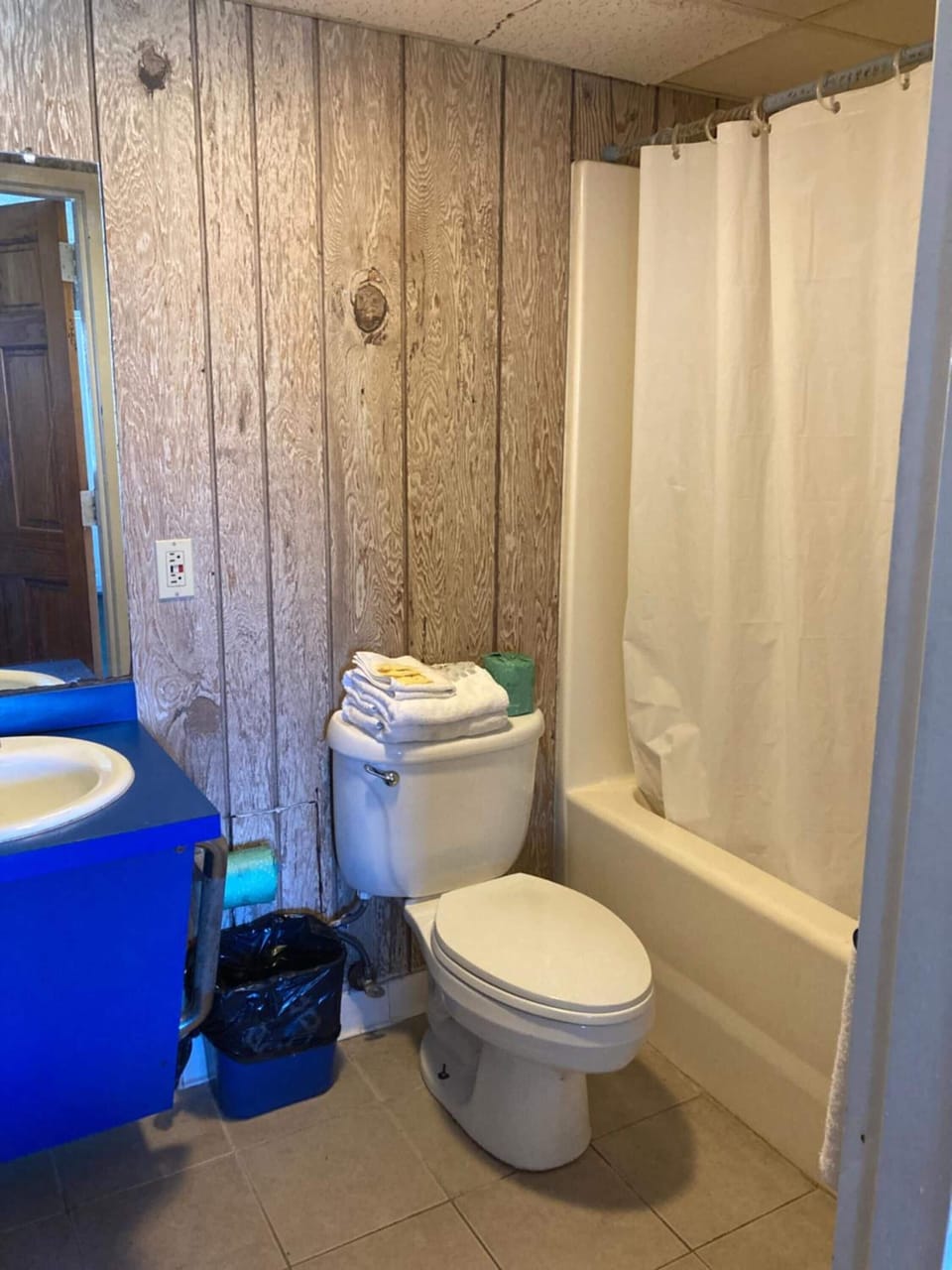 Free toiletries, hair dryer (on request)