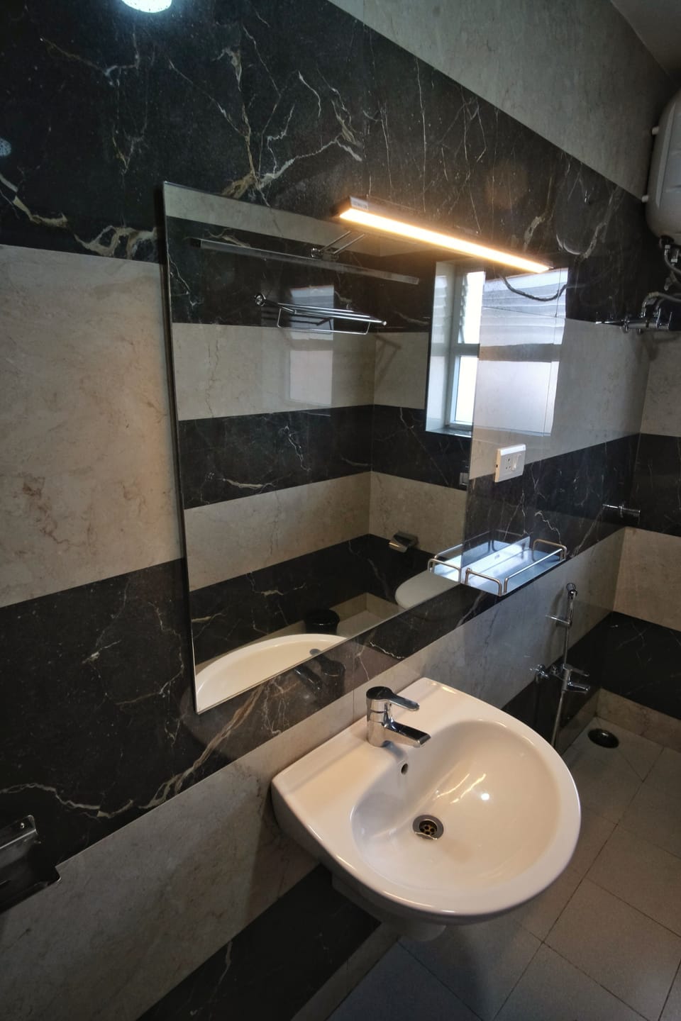 Bathroom sink