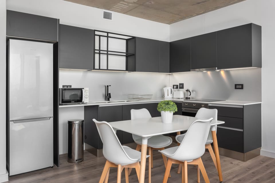 Classic Apartment, 1 Bedroom | In-room dining