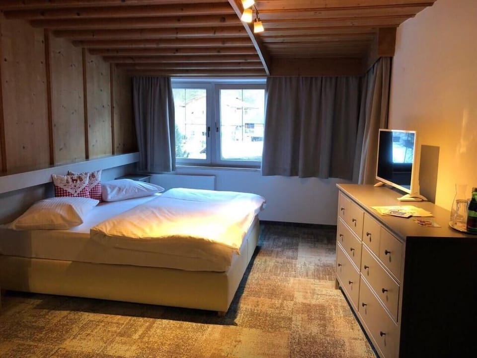 Standard Double Room | Desk, iron/ironing board, free cribs/infant beds, free WiFi