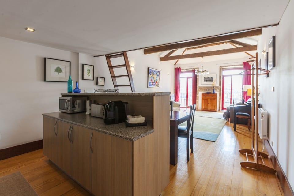 Superior Apartment, 2 Bedrooms, River View | Private kitchen | Microwave, oven, stovetop, dishwasher