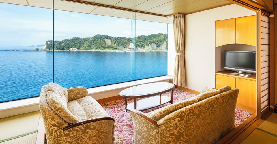 Premium bedding, in-room safe, WiFi (free)