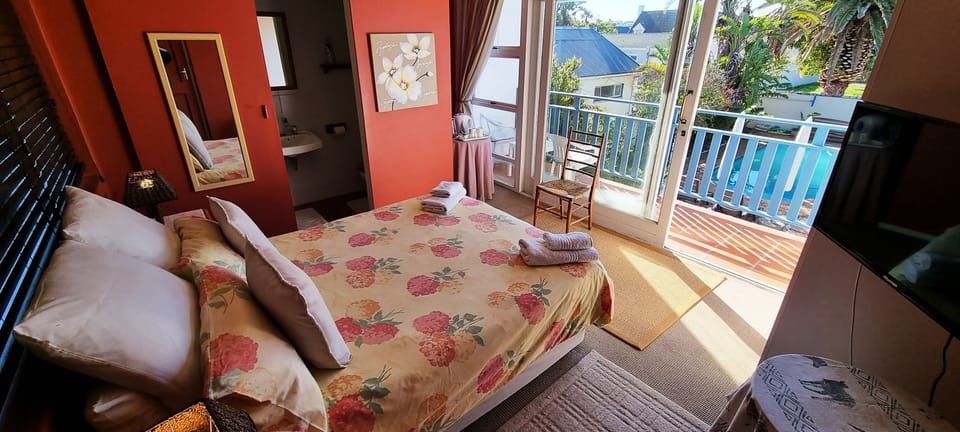 Double Room | Blackout drapes, iron/ironing board, bed sheets