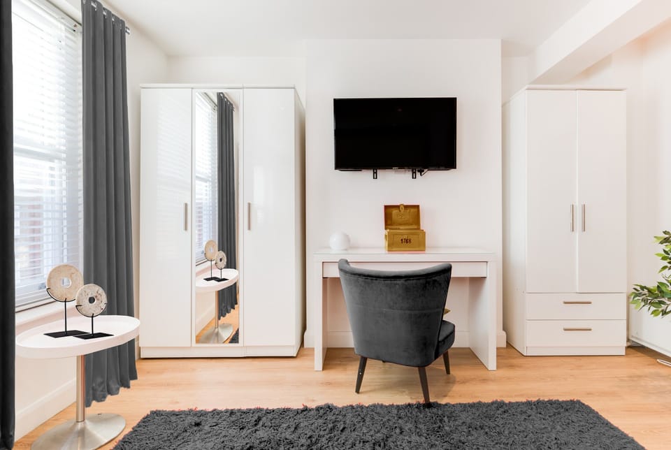 Duplex Apartment | 3 bedrooms, soundproofing, iron/ironing board, WiFi (free)