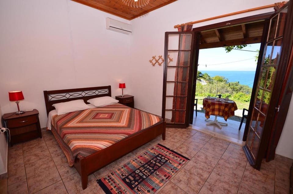 Soundproofing, iron/ironing board, free cribs/infant beds, free WiFi