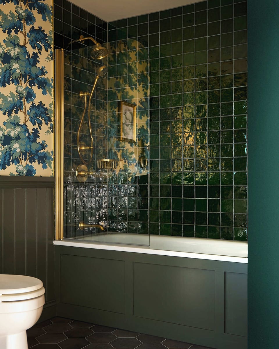 Standard Room, 1 King Bed | Bathroom | Designer toiletries, hair dryer, bathrobes, slippers