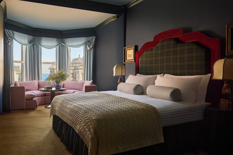 Deluxe Room, 1 King Bed | Premium bedding, minibar, in-room safe, desk