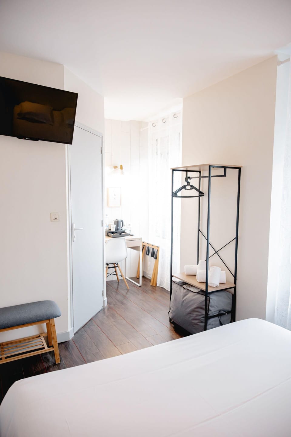 Classic Double Room, 1 Queen Bed | Premium bedding, Select Comfort beds, desk, iron/ironing board