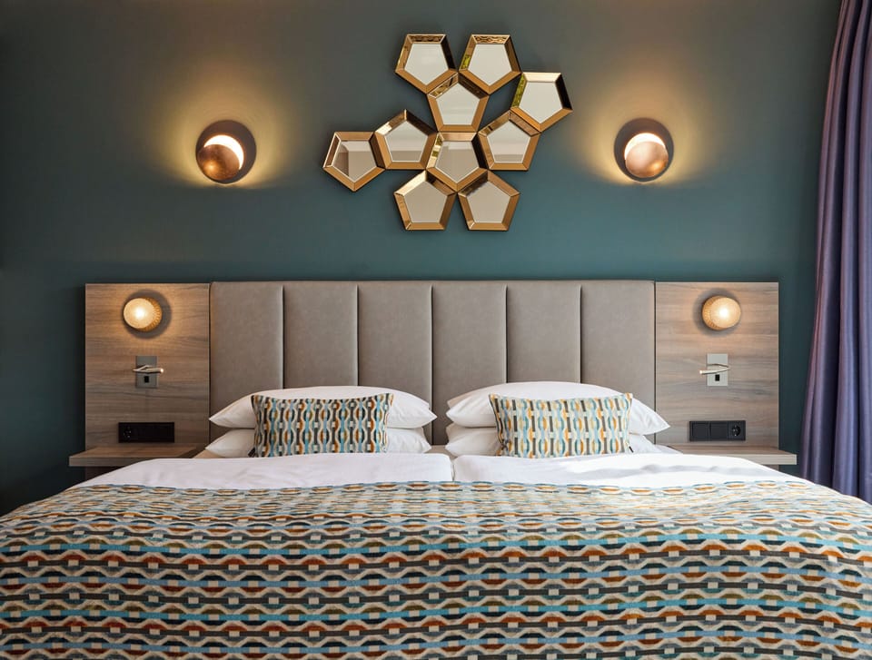 Junior Suite, Balcony | Hypo-allergenic bedding, minibar, in-room safe, individually furnished