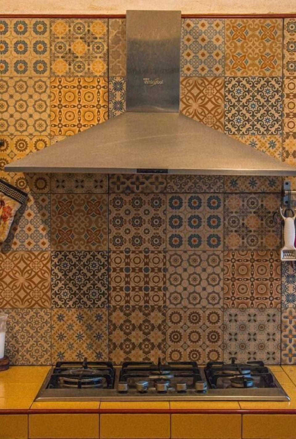 Full-size fridge, microwave, toaster, blender
