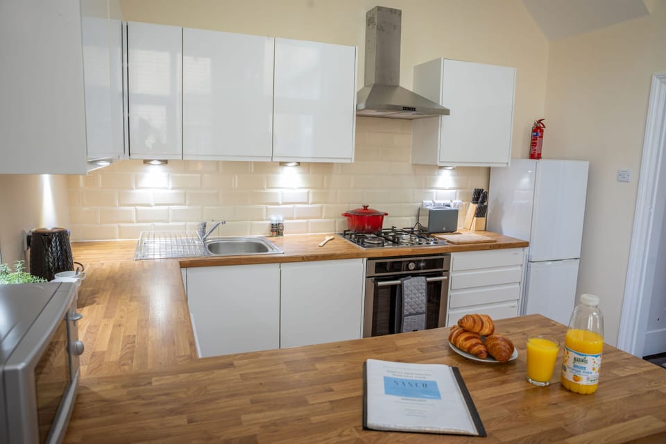 House, Private Bathroom | Shared kitchen