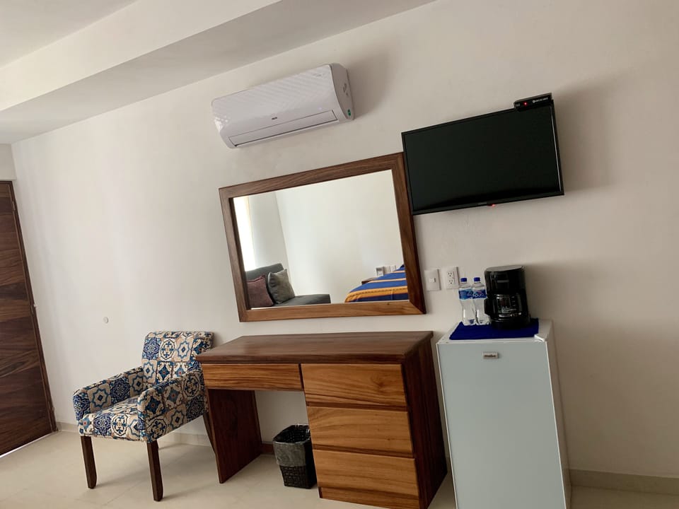 Double Room, 1 King Bed | In-room safe, individually decorated, individually furnished, desk