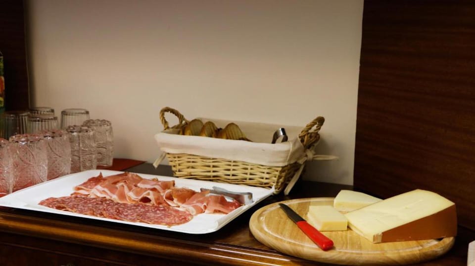 Daily buffet breakfast for a fee