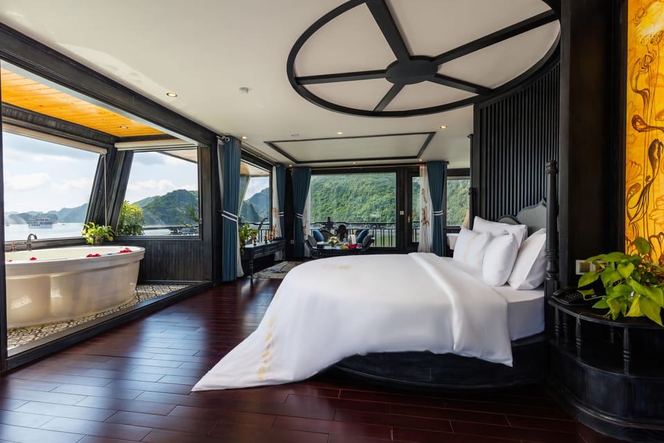 Lan Ha Grand Suite 2D1N | Minibar, in-room safe, desk, blackout drapes