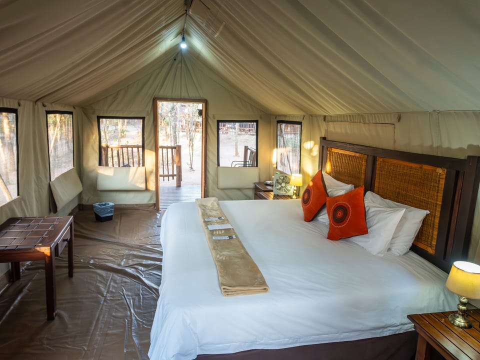Basic Tent | Hypo-allergenic bedding available, bed sheets