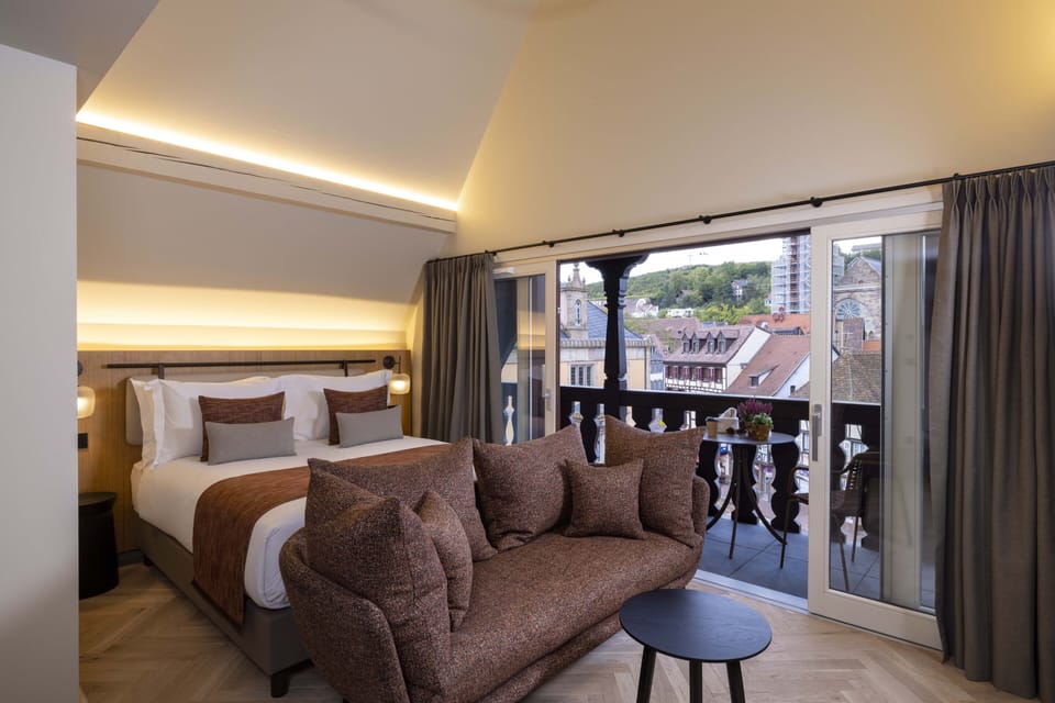 BALCONY SUITE | Premium bedding, minibar, in-room safe, desk