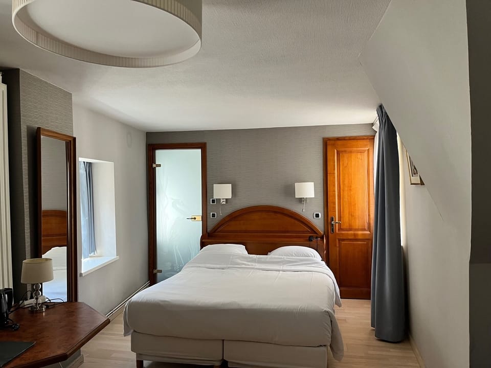 Triple Room | In-room safe, individually decorated, individually furnished, desk