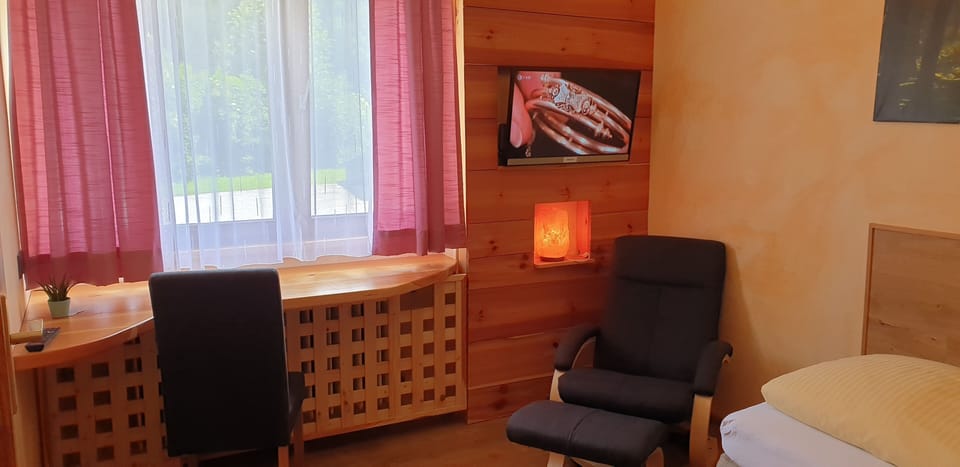 Activ Pension Bergfrieden Bed and Breakfast in Tyrol