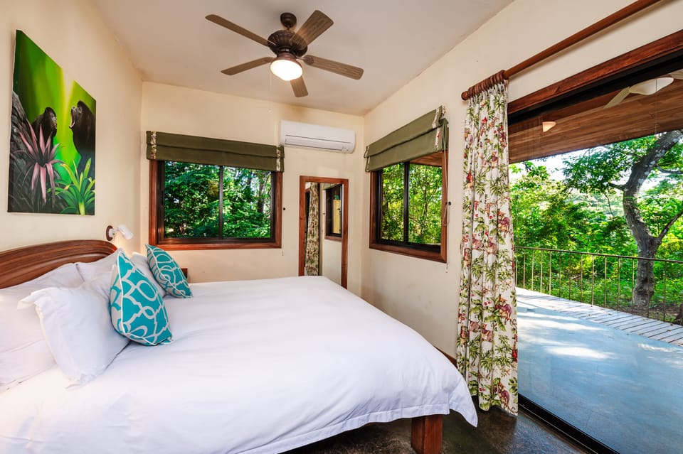Bungalow | Premium bedding, in-room safe, individually decorated, laptop workspace