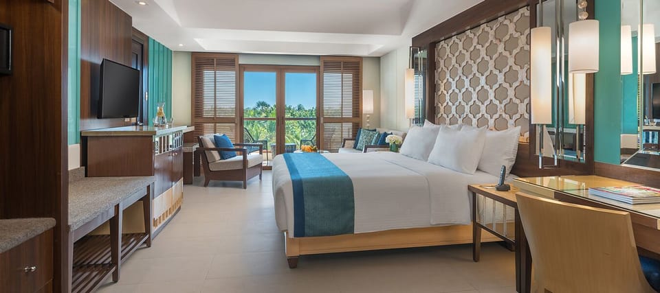 Presidential Suite | Premium bedding, in-room safe, desk, laptop workspace