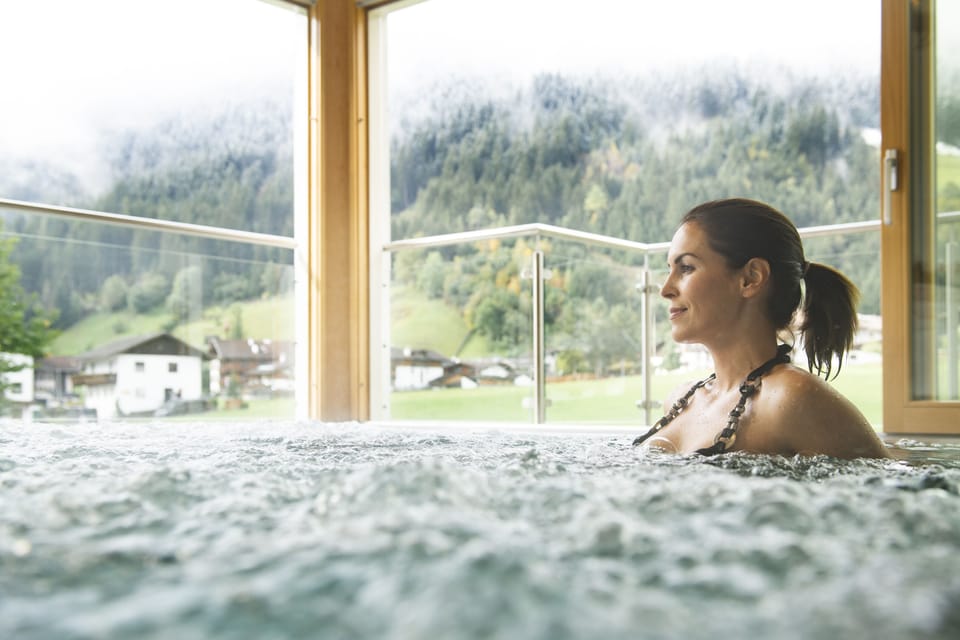 Indoor spa tub