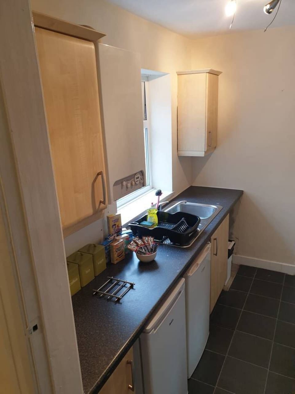 Apartment | Private kitchen | Fridge, microwave, oven, stovetop