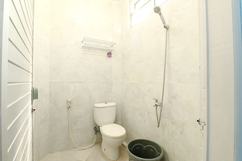 Superior Room | Bathroom | Shower, towels