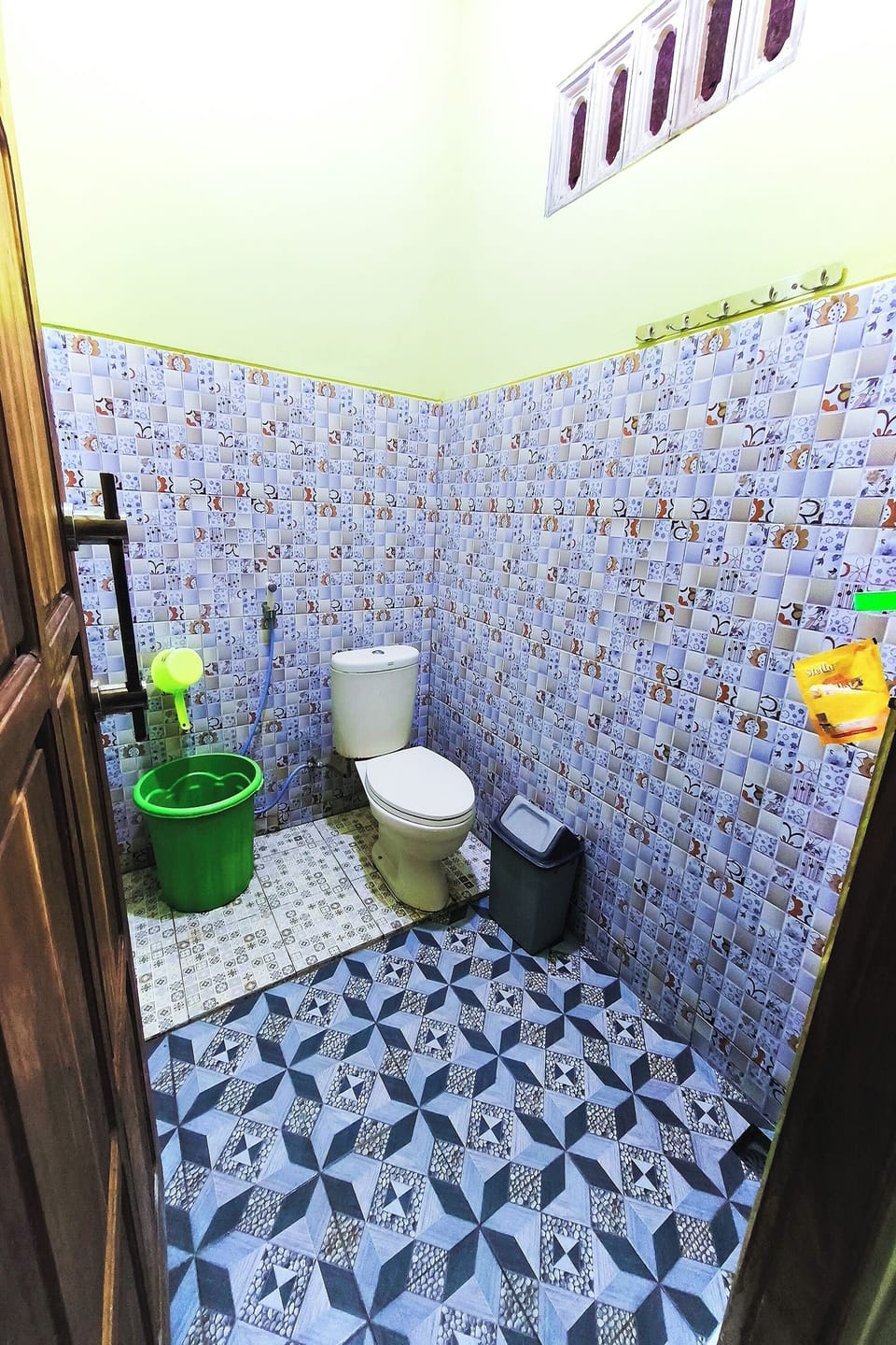 Deluxe Room | Bathroom | Shower, towels