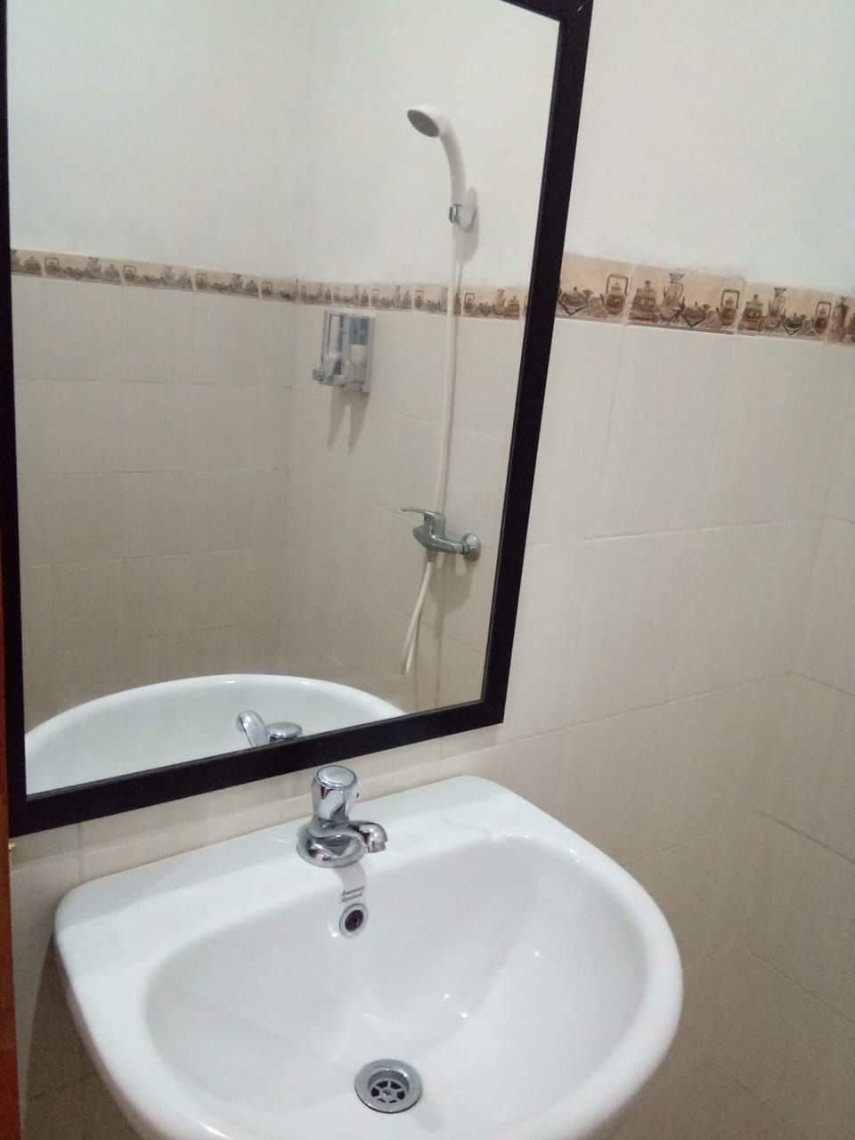 Bathroom sink