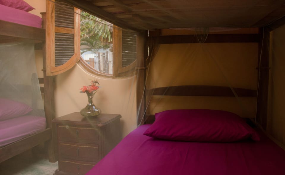 Shared Dormitory, Mixed Dorm (6 Beds, Shared Bathroom) | WiFi (free), bed sheets