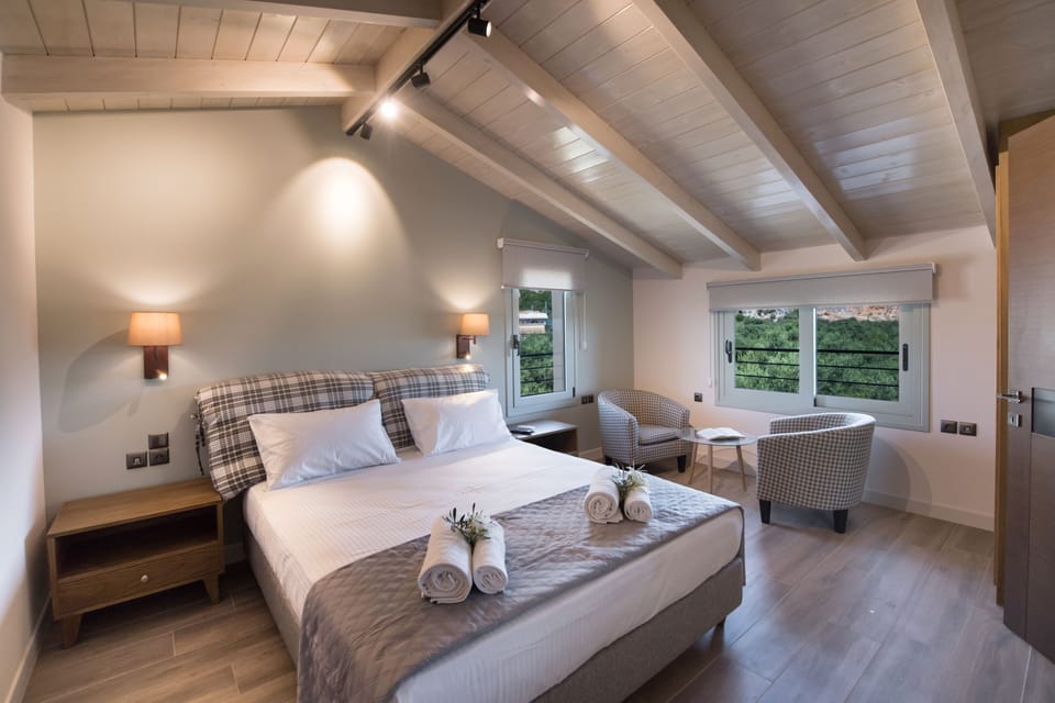 Luxury Apartment | Premium bedding, in-room safe, desk, blackout drapes