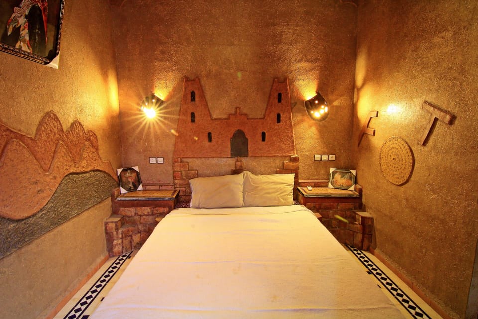 Twin Room | WiFi (free), bed sheets