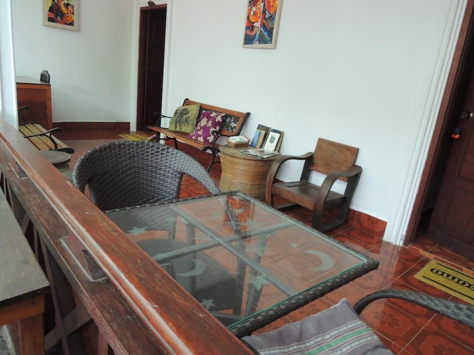 Desk, laptop workspace, free WiFi