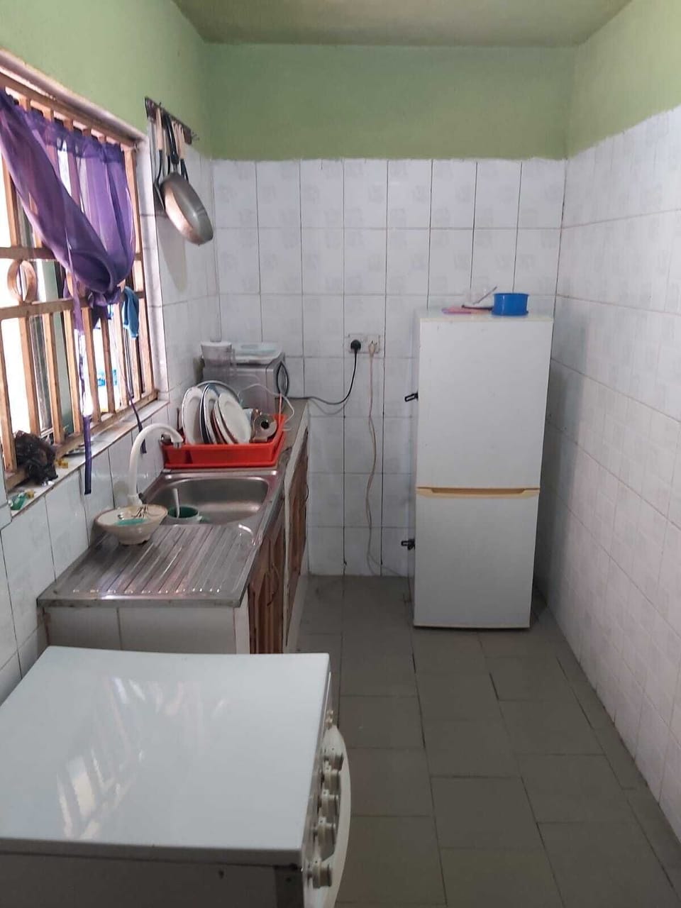 Shared fridge, microwave, electric kettle, cookware/dishes/utensils