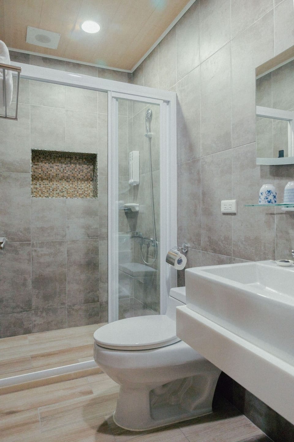 Double Room (Moth Orchid) | Bathroom | Shower, hair dryer, slippers, towels